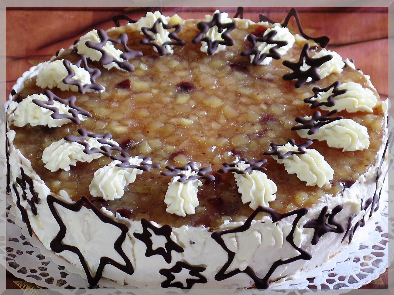 Käsesahne-Bratapfeltorte mit Cranberries und Schwarzjohannisbeergelee